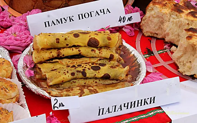 От 50 до 70 лева вървяха погачите на изложението „Хлябът на българина“ (СНИМКИ) | ФАКТИ.БГ От 50 до 70 лева вървяха погачите на изложението „Хлябът на българина“ (СНИМКИ)