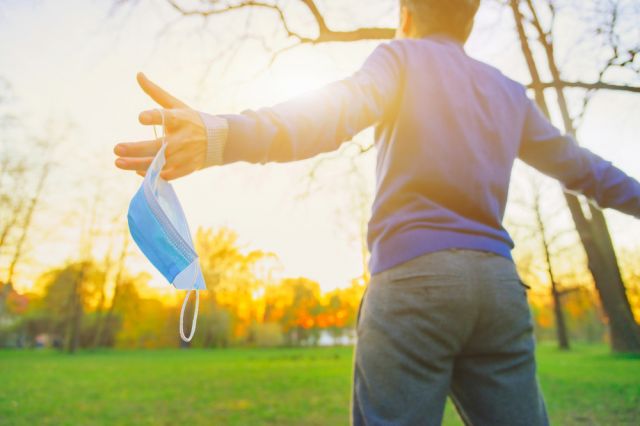 Франция премахва ковид правилата за пристигащи в страната | ФАКТИ.БГ Франция премахва ковид правилата за пристигащи в страната