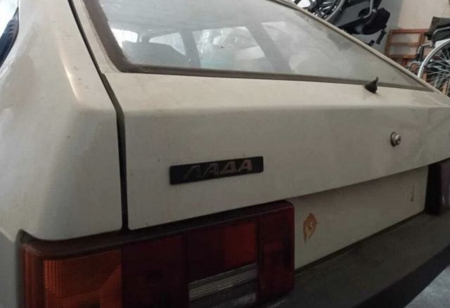 Продават 30-годишна Lada за 80 хил. лв.