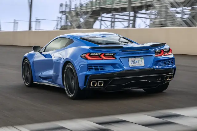 Хибридният Corvette към този момент се продава в Европа, само че с голяма надценка и по-ниска мощност