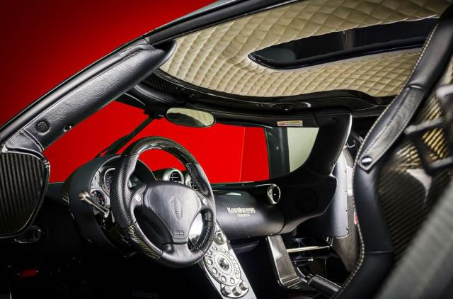  Дава се чартърен: Един от двата хиперкара Koenigsegg CCXR Trevita 