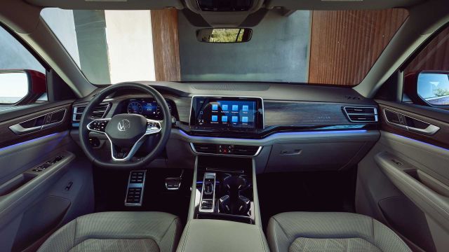 Нова визия и 2.0-литров двигател за най-големия „джип“ на Volkswagen