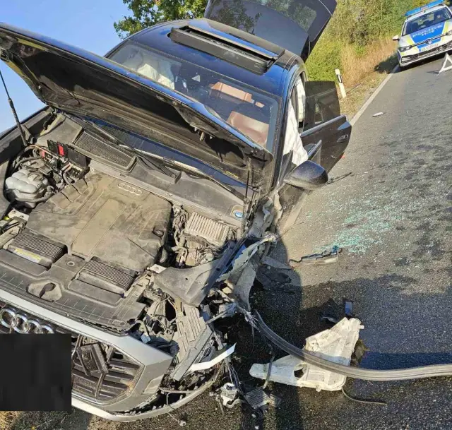  Фолк певицата Анелия катастрофира, колата е цялостна вреда - 3 