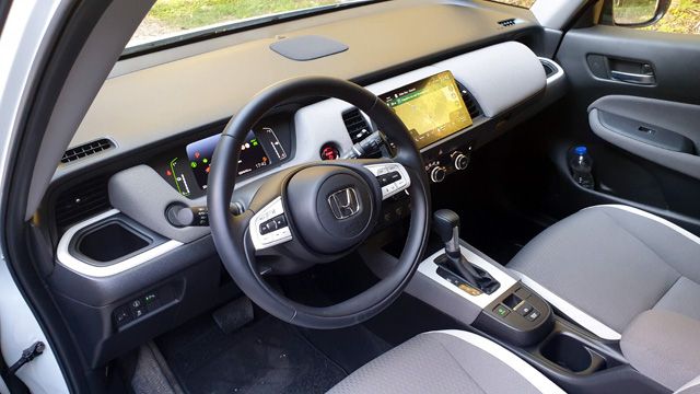 Тест и БГ цени на новата Honda Jazz Crosstar