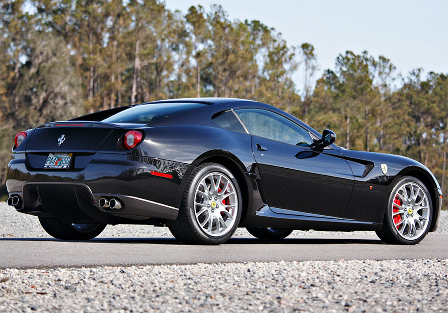 Продава се Ferrari 599 с механични скорости
