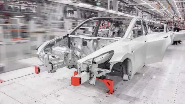 Tesla подготвя евтин компактен SUV