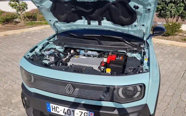 Тест и БГ цени на новото Renault 4 | интерФакти.БГ Тест и БГ цени на новото Renault 4