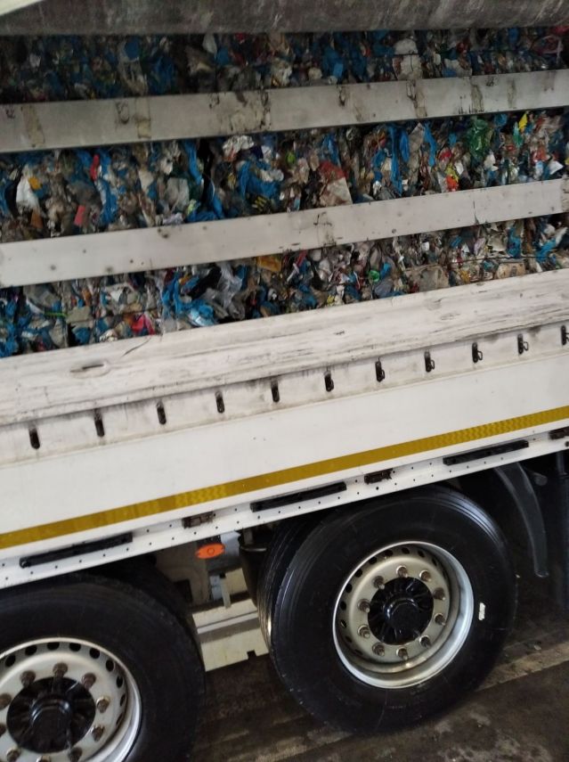  На Граничен контролно-пропусквателен пункт „ Лесово “ задържаха камиони с боклуци от България и още 2 страни 