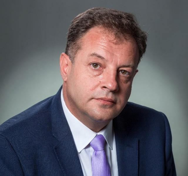 Нямаме право да останем добри, когато трябва да бъдем отговорни