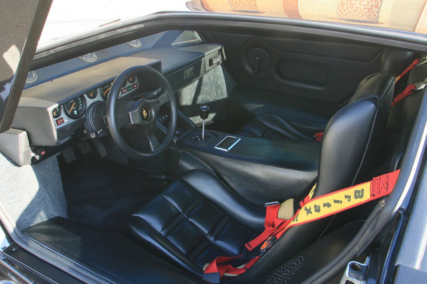 Когато колите бяха истински: Lamborghini Countach LP Turbo S