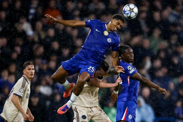  Челси заби мъчителен пестник на 10 от Аякс в Шампионската лига