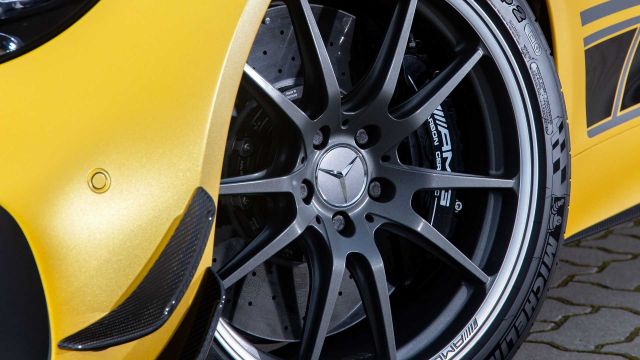 Колко мощен може да бъде Mercedes-AMG GT R от завода?