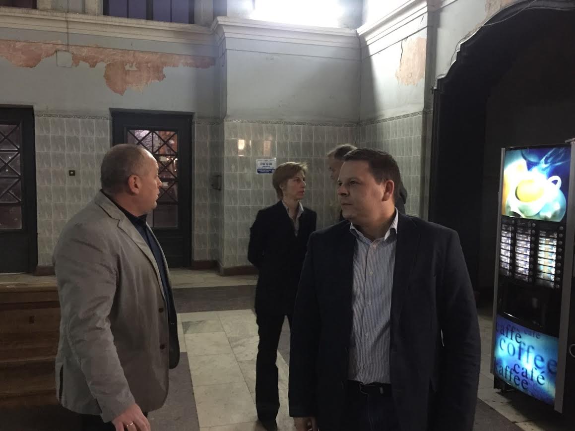 Алексиев недоволен от хигиената на Централна жп гара
