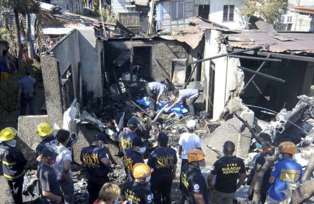 Самолет се разби във Филипините