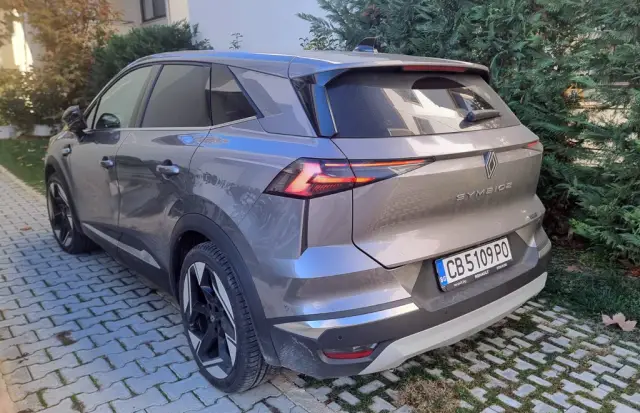 Преки впечатления и цена у нас на иновативния хибрид Renault Symbioz e-tech full hybrid 160
