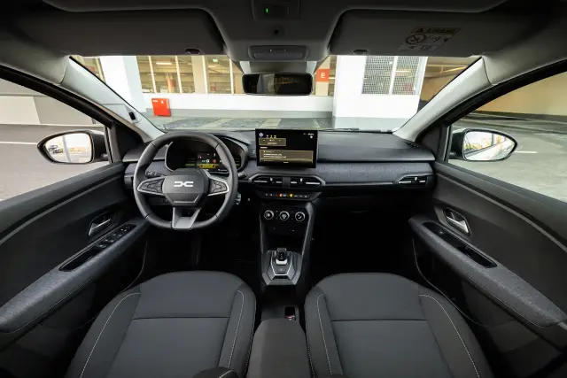 Тест и БГ цени на най-практичната лека кола на Dacia