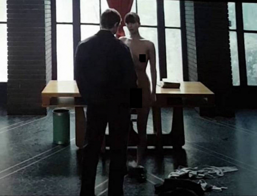 Дженифър Лорънс лъсна гола в еротична сцена от „Червената лястовица” (СНИМКИ)