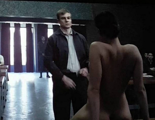 Дженифър Лорънс лъсна гола в еротична сцена от „Червената лястовица” (СНИМКИ)