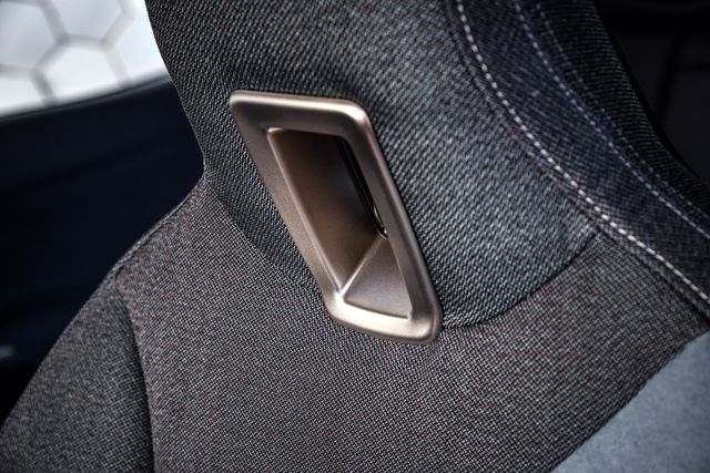 BMW разсекрети iX: 500 коня и над 600 км с едно зареждане