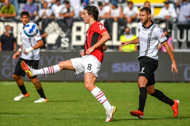  Милан с поврат против Специя, трето потомство Малдини бележи за 