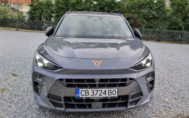 Тествахме най-мощната бензинова Cupra (вижте и цените ѝ у нас) | интерФакти.БГ Тествахме най-мощната бензинова Cupra (вижте и цените ѝ у нас)
