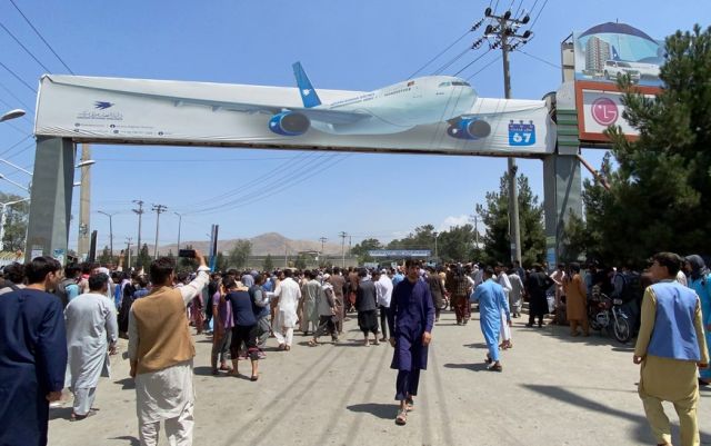 Безредиците в Афганистан удариха авиокомпаниите