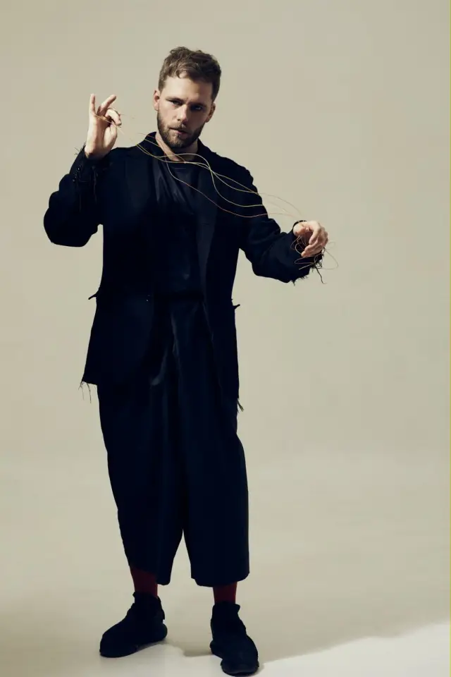 Арфата, която променя правилата: Александър Болдачев идва в София