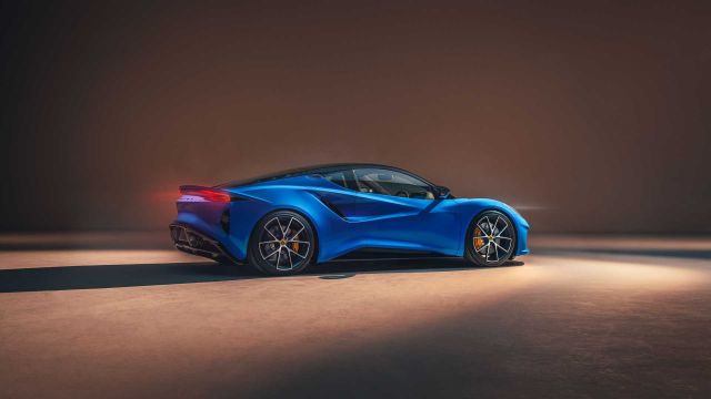 Новият суперкар на Lotus с 2.0-литров двигател от Mercedes | интерФакти.БГ Новият суперкар на Lotus с 2.0-литров двигател от Mercedes