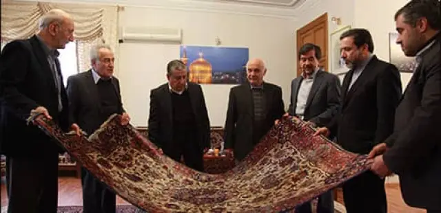 Първият дипломат на Иран има докторска степен от Кент и четири деца от два брака