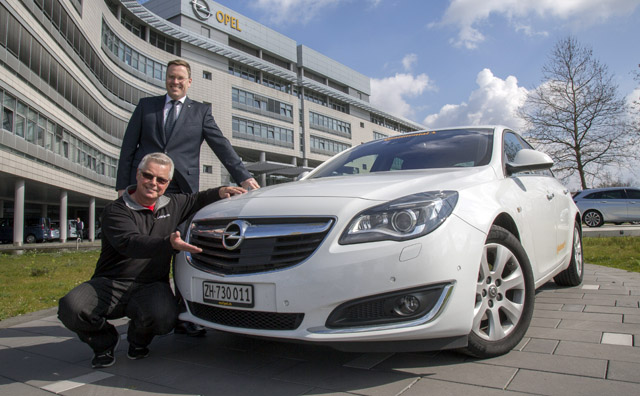 Opel Insignia измина 2 111 км с един резервоар