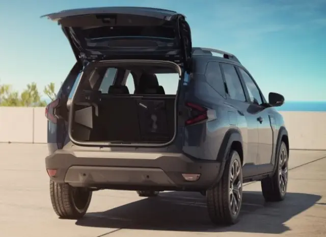 Най-голямата Dacia се трансформира в същински хит