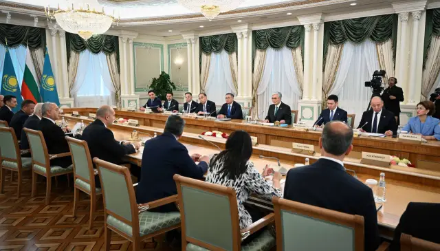  Президентите на Казахстан и България организираха договаряния в уголемен формат 