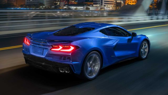 Продадоха първия хибриден Corvette за над 1 милион евро