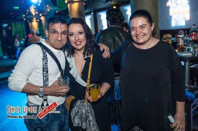 Шокиращи СНИМКИ от афтър празненството на Шокиращи СНИМКИ от афтър празненството на