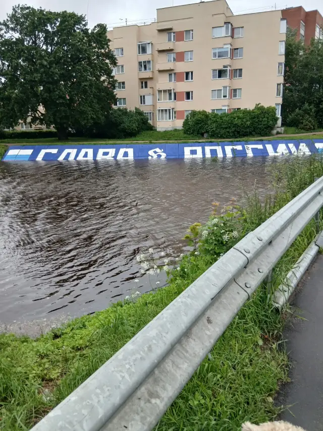 Бедствие с пострадали в Санкт Петербург! Северната столица на Русия е под вода през юли за първи път от 160 години ВИДЕО | интерФакти.БГ Бедствие с пострадали в Санкт Петербург! Северната столица на Русия е под вода през юли за първи път от 160 години ВИДЕО