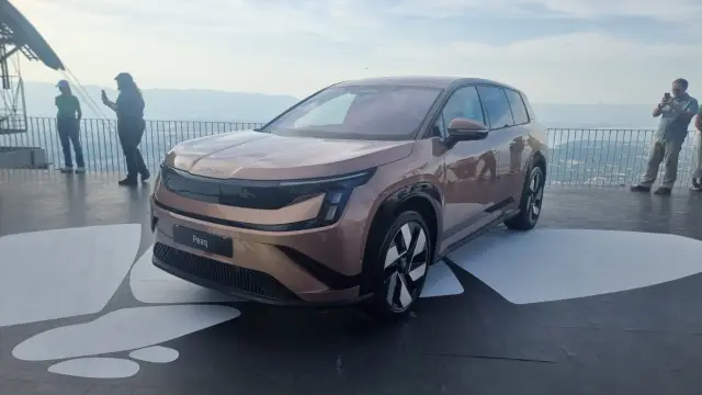 Запознаваме ви първи с новия флагман на Skoda (ВИДЕО)