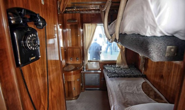 Царски вагон за Лазаровден и Цветница