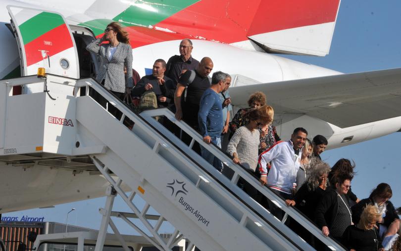 Слънчев бряг прие първите туристи за новия сезон (СНИМКИ)