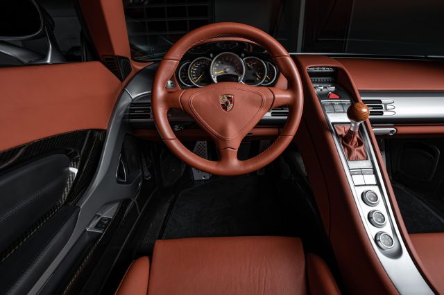 Porsche Carrera GT се продаде за рекордните 1.76 милиона евро