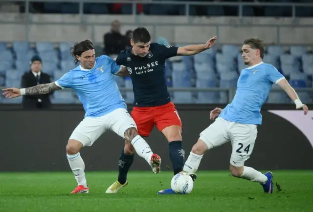 В шоу с пет гола: Лацио измъкна победата над Дженоа в стотната минута 