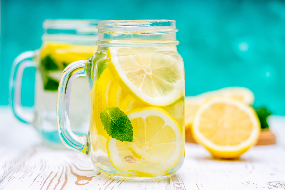 Голяма грешка при пиенето на вода с лимон