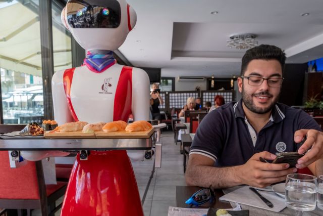 Бъдещето на сервирането в ресторантите са роботите
