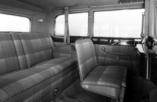 Големият Mercedes стана на 90 | ФАКТИ.БГ Големият Mercedes стана на 90