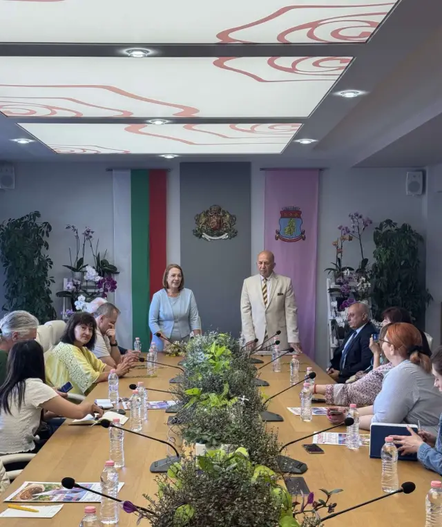 УниБИТ показа свои проучвателен планове в Казанлък