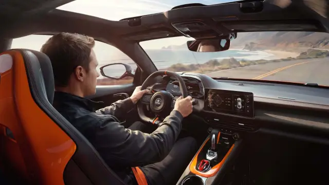 Lotus представи най-мощния сериен четирицилиндров автомобил