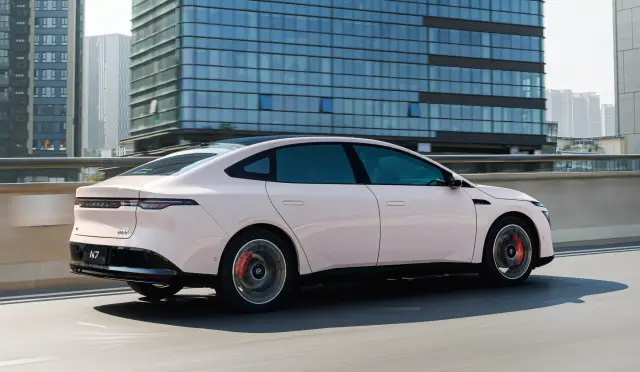 Nissan Primera се завръща като луксозен седан