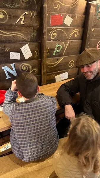 Рядко събитие: Джейсън Стейтъм се снима с децата