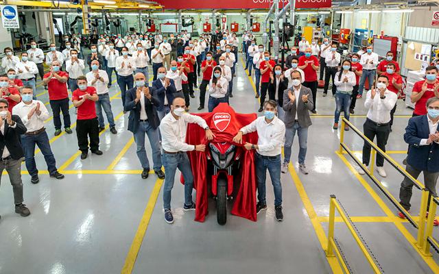 Ducati представя първия в света мотоциклет с радари