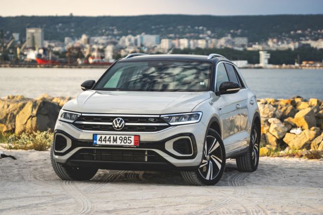 Тествахме новия Volkswagen T-Roc - идва ли краят на ерата Golf?