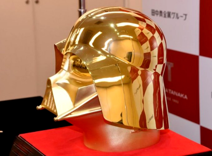 Златният шлем на Дарт Вейдър за 1.4 млн. USD